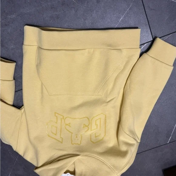 GAP Yellow Bear Logo Hoodie - Picture 2 of 2